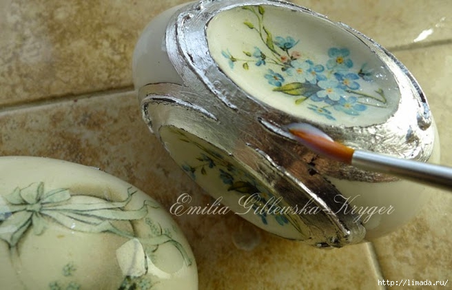 Lenyűgöző húsvéti porcelán hatású tál és tojás készítése dekupázs technikával18