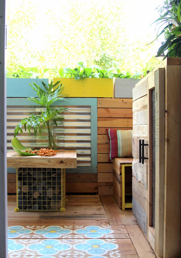 Mediterrán jellegű terasz raklapokból 2