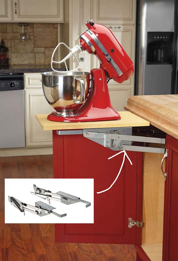 8. Szerelj fel egy készülék emelőt a szekrény belsejében, hogy a konyhai eszköz elővétele kevésbé legyen nehéz