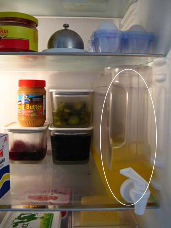 9. Ez a helytakarékos italadagoló könnyed hozzáférést biztosít a kedvenc italodhoz